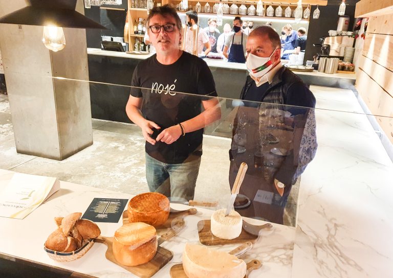 Gastronomika ’20, ¿el mejor congreso de la historia?: Exordio Andoni Luis Aduriz y Benjamín Lana en una de las cenas del congreso. San SEbastian Gastronomika 2020. Topa. San Sebastián. Foto: Xavier Agulló