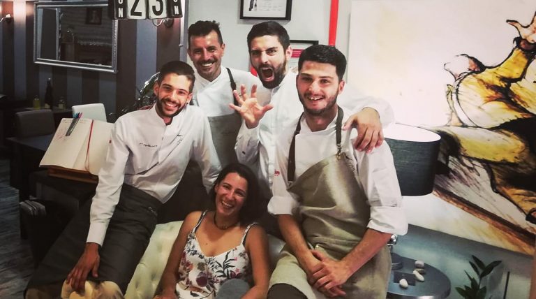 Degustando Canarias: El Equilibrista 33 (2019) Carmelo y su equipo. El Equilibrista 33. Las Palmas de Gran Canaria. Gran Canaria. Islas Canarias.