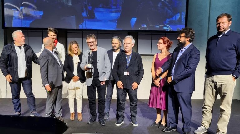 “Buonissima 21”: el despegue gastronómico de Torino (Italia) Entrega del Premio Bob Noto a Andoni Luis Aduriz. Buonissima Torino. Torino. Italia. Foto: Xavier Agulló.