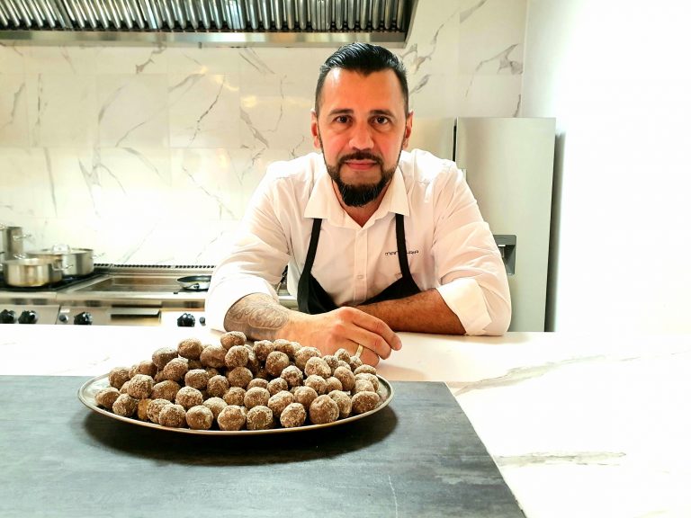 Mojo 3.0, vibrante fusión canario-andaluza en Jerez Manu Liria. Mojo 3.0. Jerez de la Frontera.