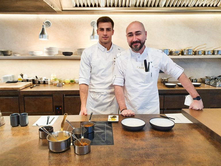 Aürt (Barcelona), la sublimación de la sutileza Pol y Artur. Restaurante Aürt. Hotel Diagonal mar. barcelona. Foto: Xavier Agulló.