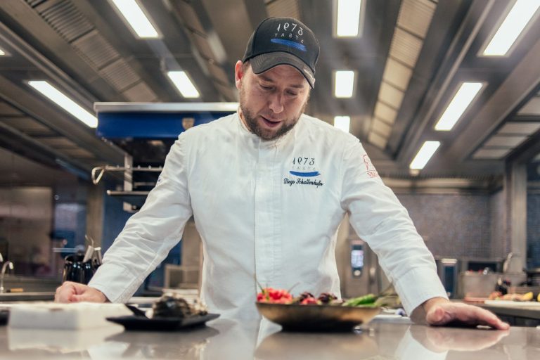 1973 Taste y Diego Schattenhofer (Tenerife), lo aborigen como vanguardia Diego Schattenhofer. 1973 Taste. Hotel Villa Cortés. Arona (Tenerife)