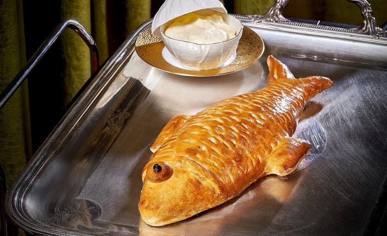 El complaciente “zeitgeist” de la cocina contemporánea (actual) La clásica lubina "en crûte", de nuevo en el candelero.