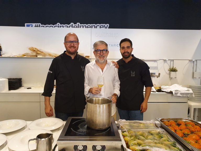 Jerez y Nueva Cocina Canaria, excitante promiscuidad Pepe Ferrer (centro) con Seve y Giovanni. Tenerife. Foto: Xavier Agulló.