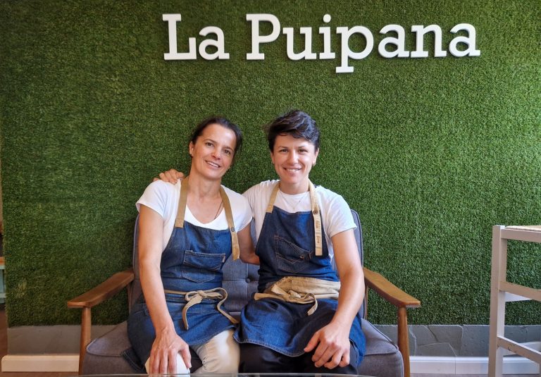 Fuerteventura, La Puipana: una eclosión gastronómica (2) Edilia y Yareli Pérez. La Puipana. Puerto del Rosario. Fuerteventura (Islas Canarias). Foto: Xavier Agulló.