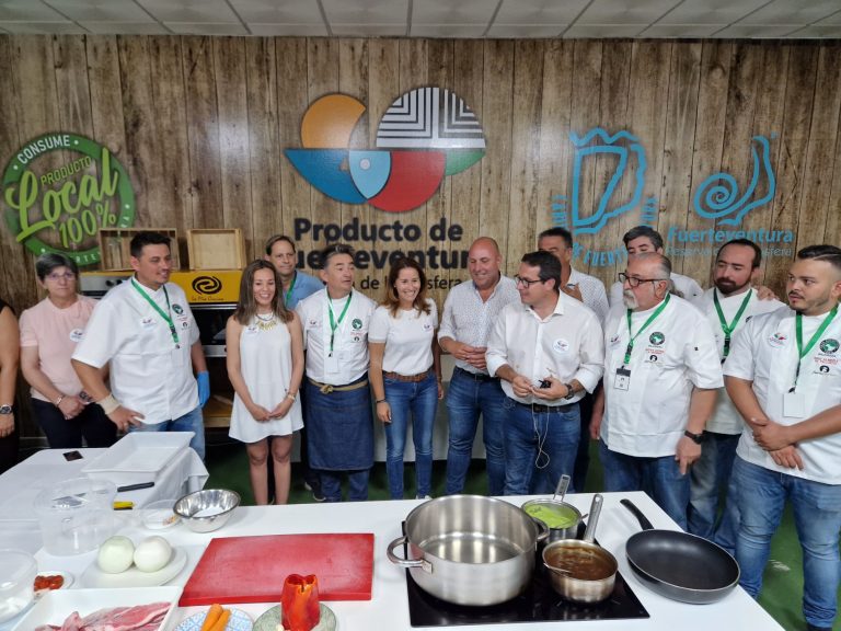 Fuerteventura, Feria Feaga: una eclosión gastronómica (1) El Cabildo y los chefs. Feaga 2022. Fuerteventura (Islas Canarias). Foto: Xavier Agulló.