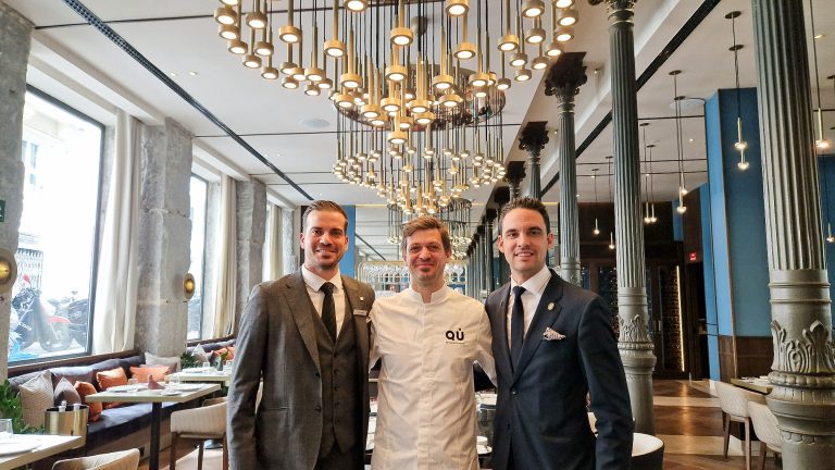 Fernando Armario, Íñigo Rodríguez y Valentín Checa. Qú by Mario Sandoval. Madrid. Foto: Xavier Agulló.