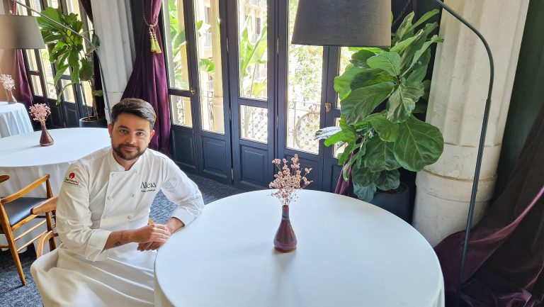 Aleia, en lo alto con Airaudo y de Bedoya… Soy fan Rafa de Bedoya. Aleia. Barcelona. Foto: Xavier Agulló.